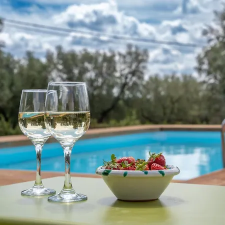 Trullo Dei Sogni Con Piscina E Jacuzzi סן מיקלה סלנטינו